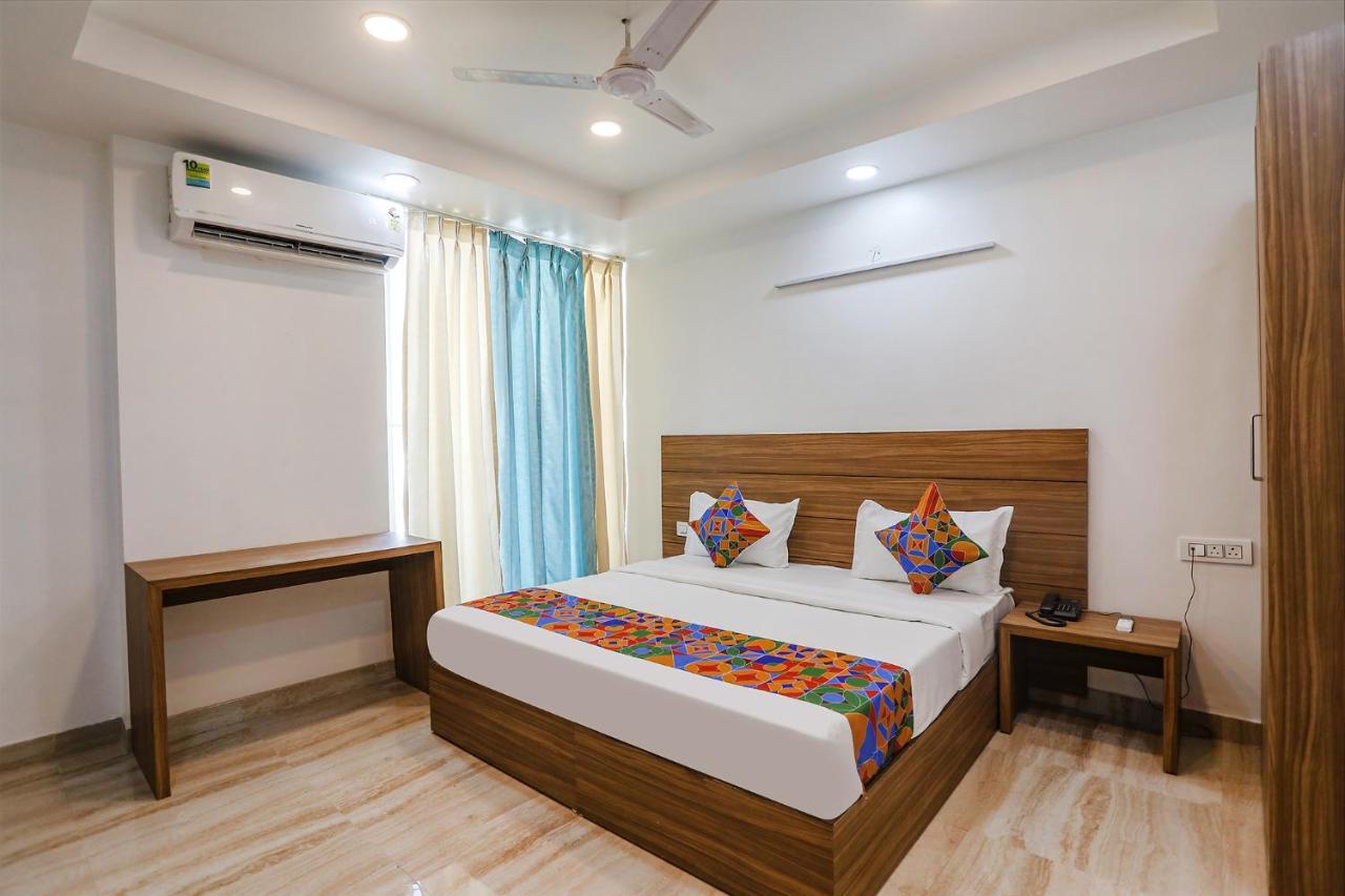Fabhotel Unique Stay Noida Exterior photo