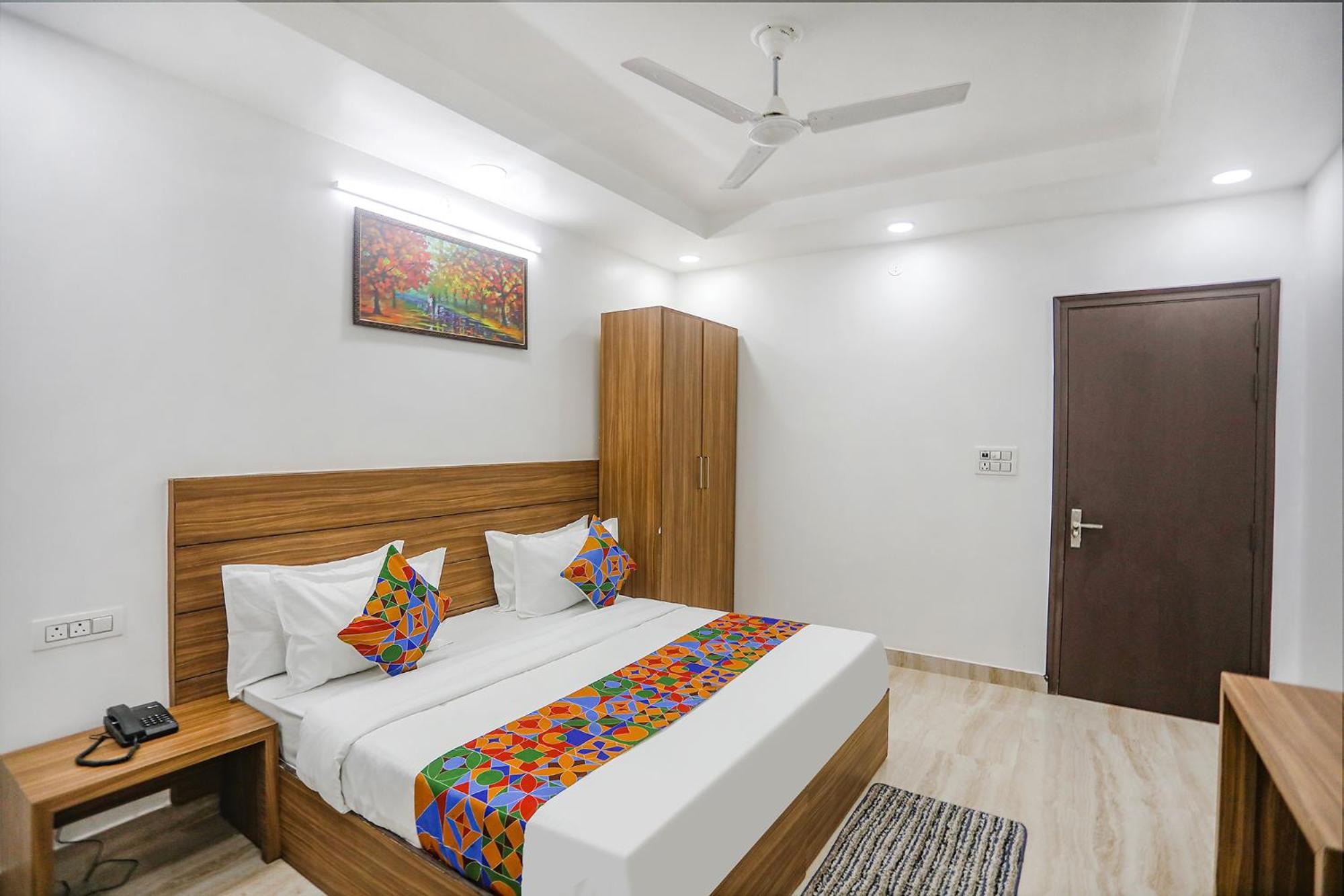 Fabhotel Unique Stay Noida Exterior photo