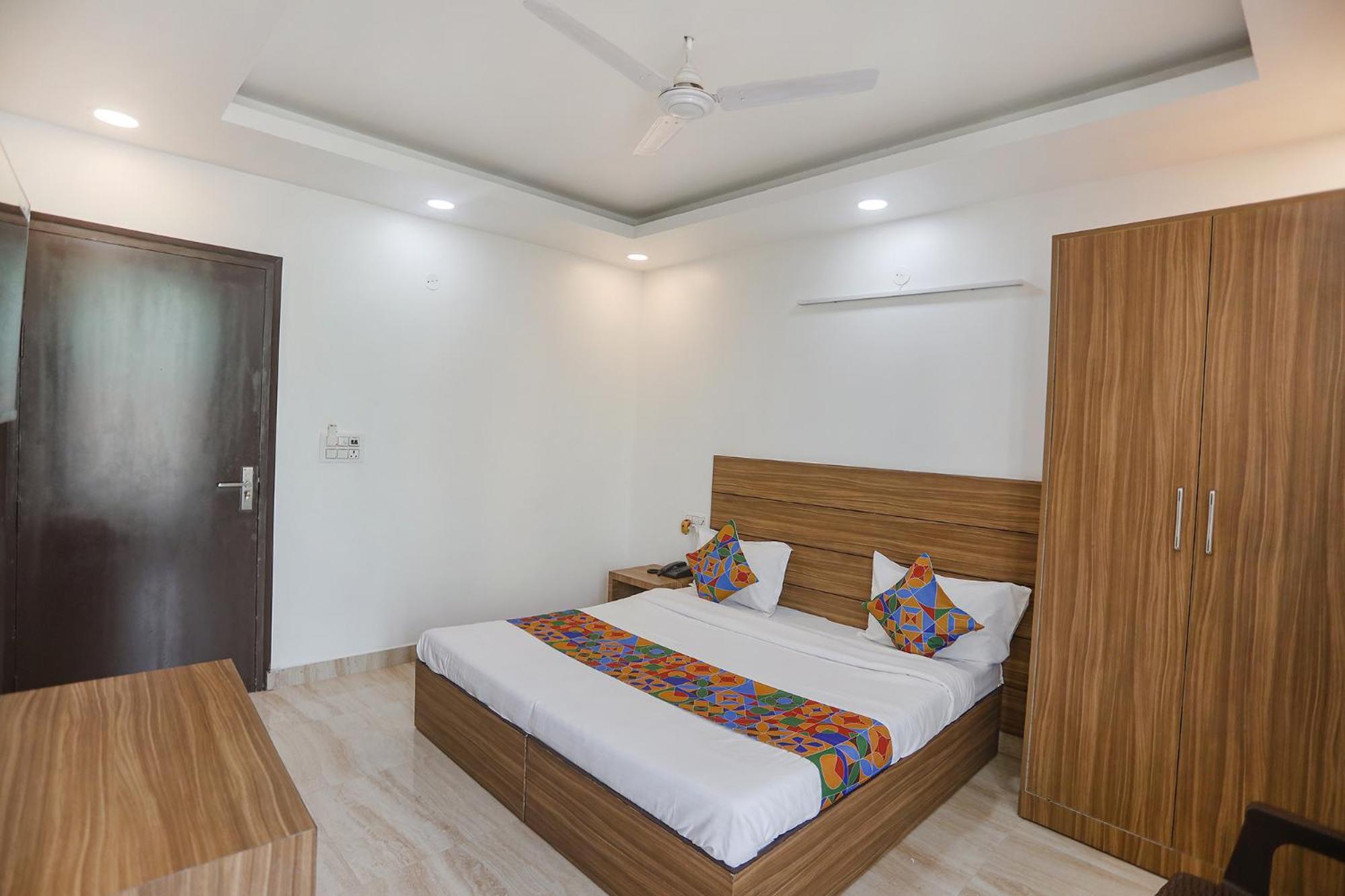 Fabhotel Unique Stay Noida Exterior photo