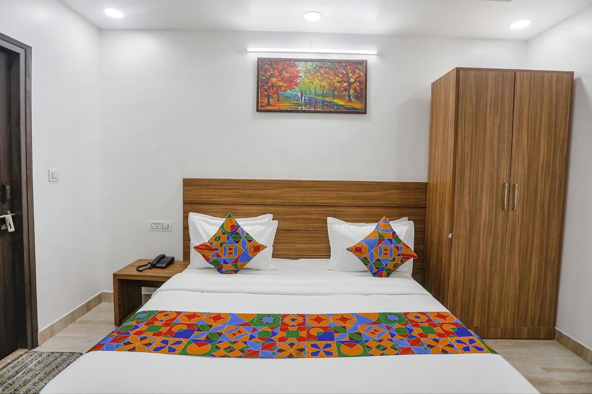 Fabhotel Unique Stay Noida Exterior photo