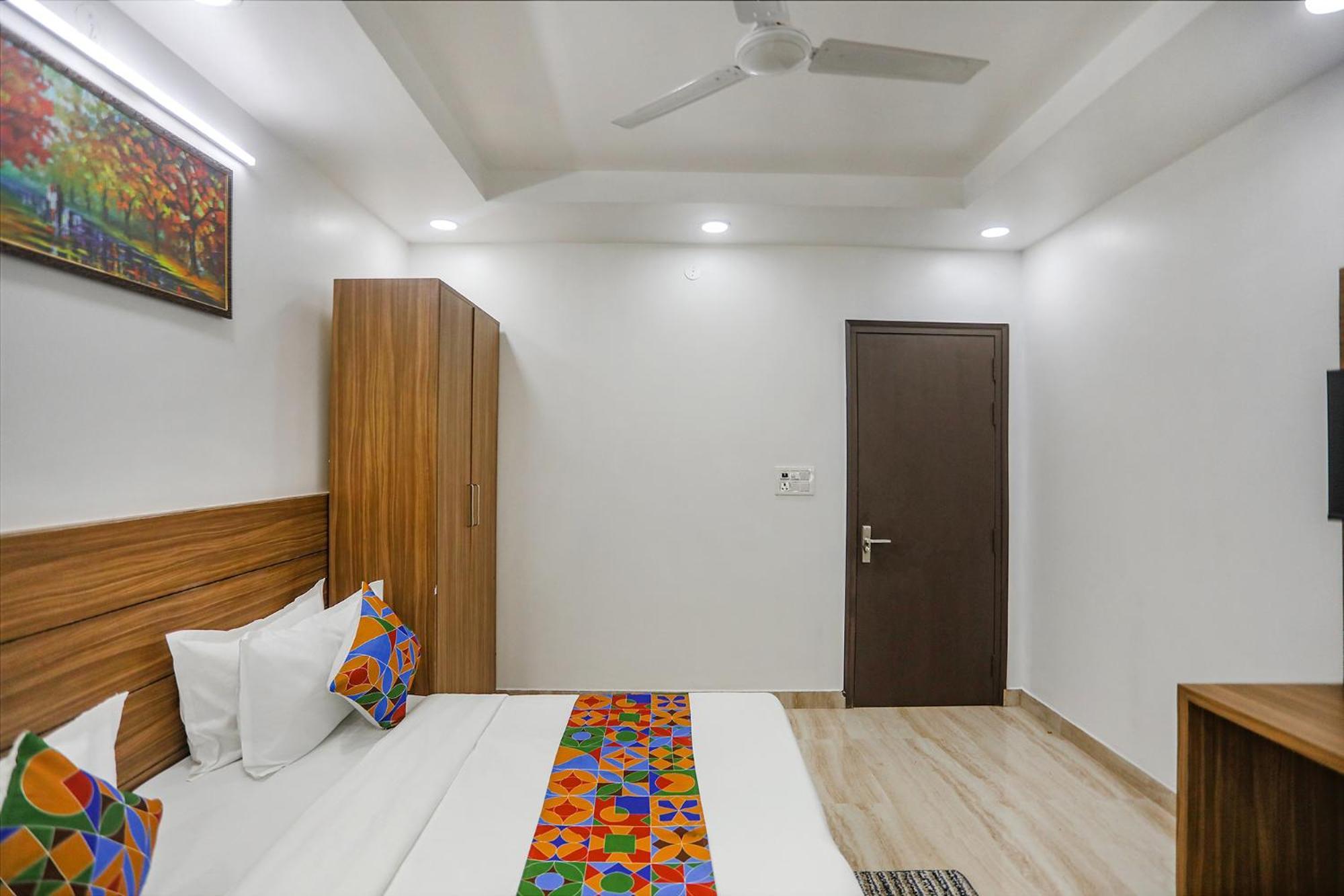 Fabhotel Unique Stay Noida Exterior photo